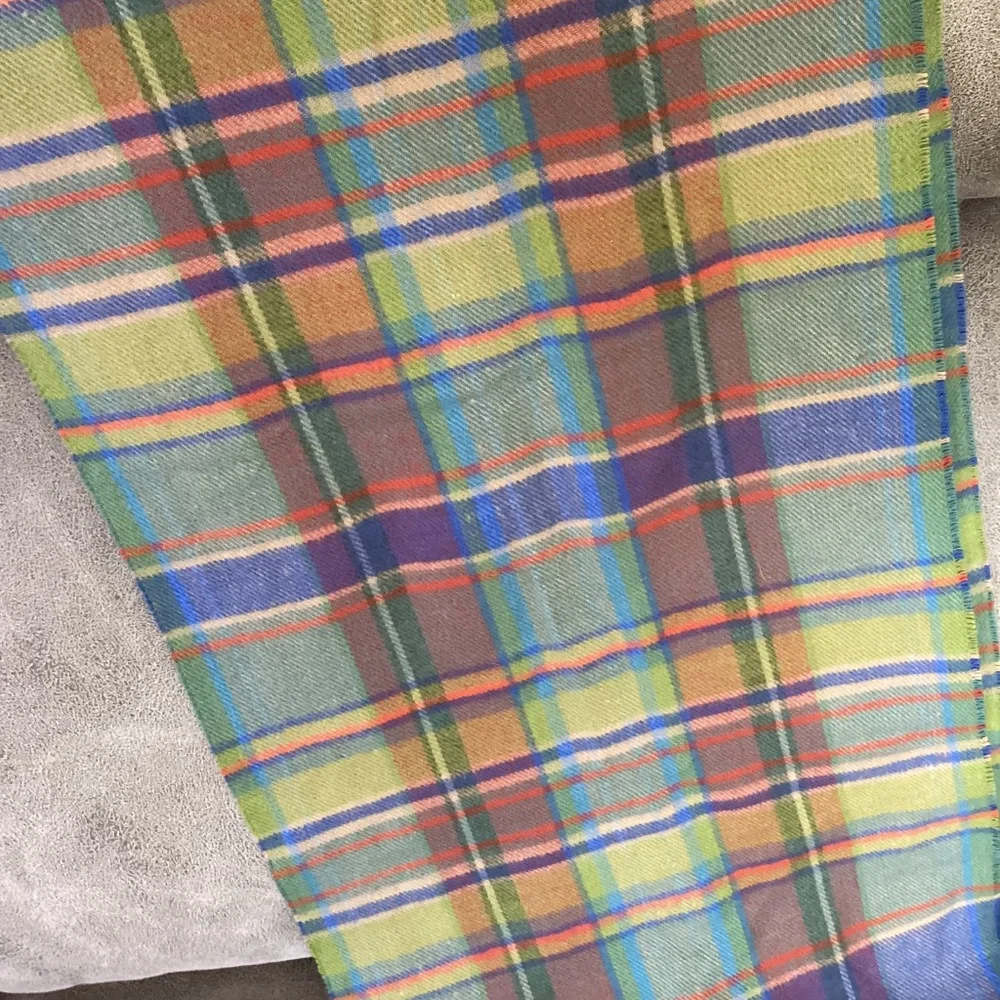 100% cashmere unisex scarf Scotland like new